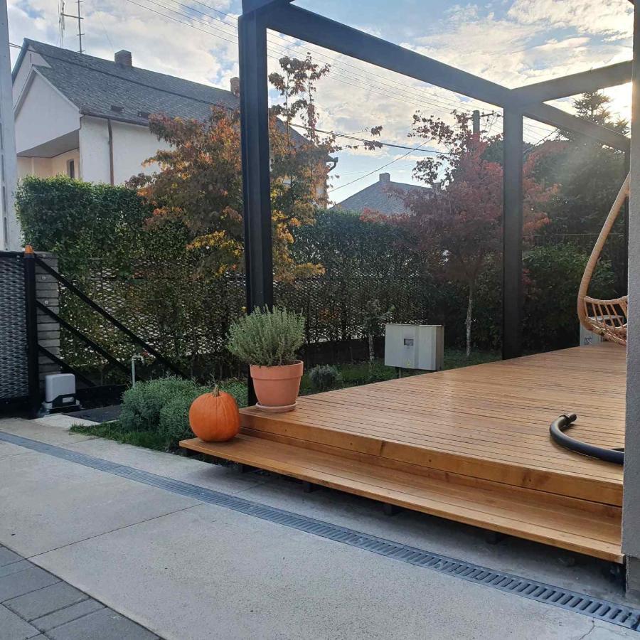 Maxim Apartments Harkány Екстериор снимка