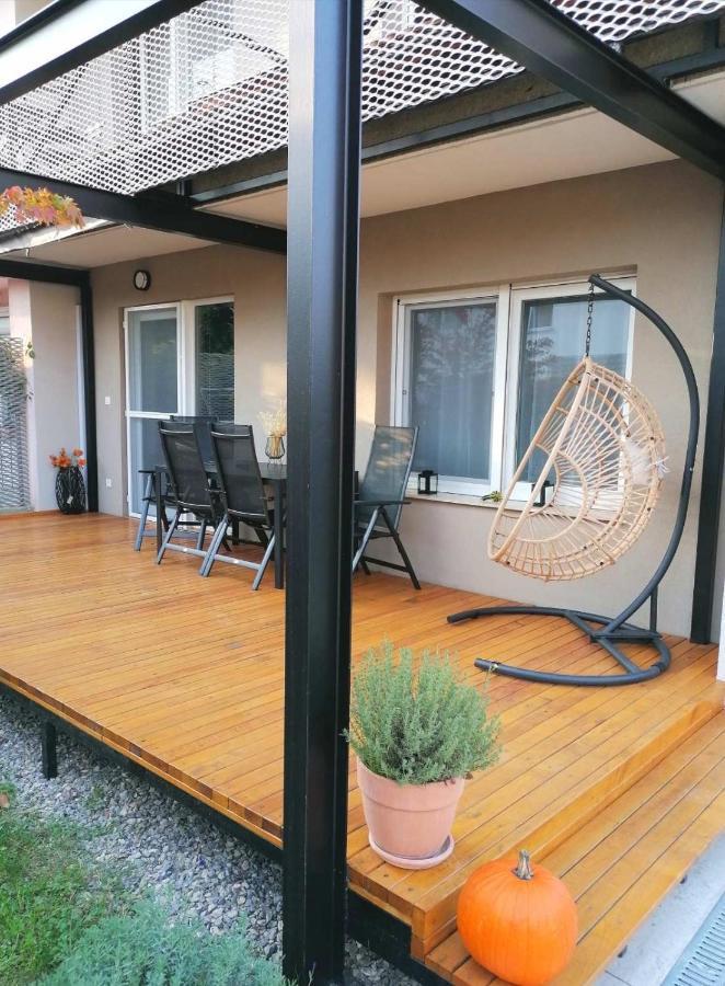 Maxim Apartments Harkány Екстериор снимка